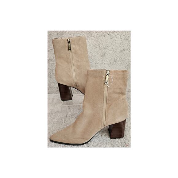NEW Blondo Irina Waterproof Leather Boots‎ Women Sz12 Beige Pointed Toe Side Zip - Picture 1 of 10